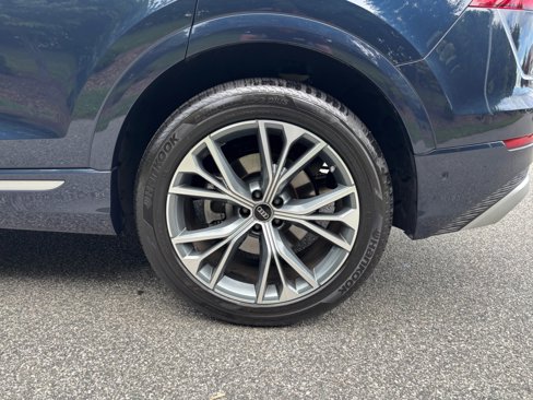 Certified 2025 Audi Q8 Premium Plus image 22