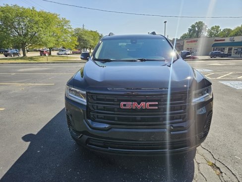 Certified 2023 GMC Acadia SLE w/ Driver Convenience Package image 2