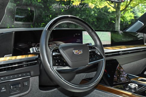 Used 2025 Cadillac Escalade ESV Sport Platinum w/ LPO, Floor Liner Package image 9