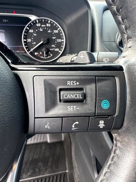 Used 2023 Nissan Rogue SV image 14