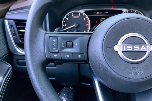 Certified 2023 Nissan Rogue SV image 21