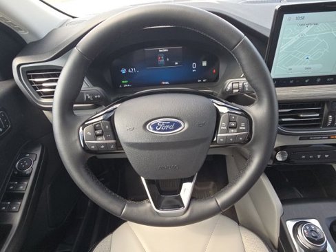 Used 2025 Ford Escape Platinum w/ Premium Technology Package image 29