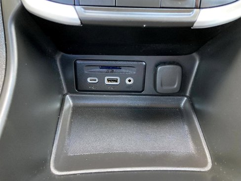 Used 2023 GMC Terrain SLT image 32