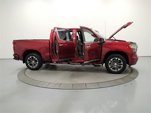 Used 2025 Chevrolet Silverado 1500 High Country w/ Technology Package image 17