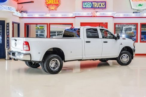 Used 2024 RAM 3500 Tradesman w/ Chrome Appearance Group image 3