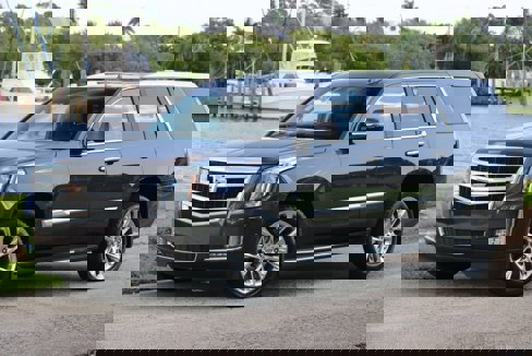 Used 2018 Cadillac Escalade Luxury image 1