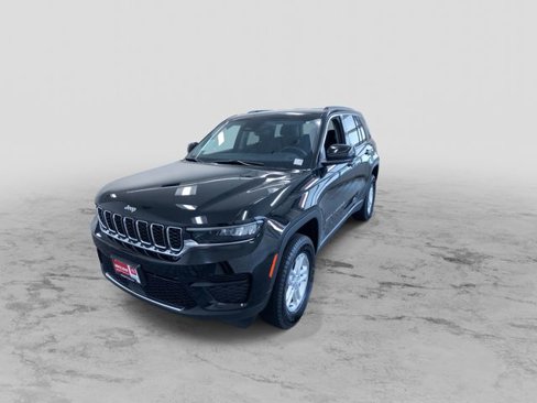 Used 2023 Jeep Grand Cherokee Laredo image 6