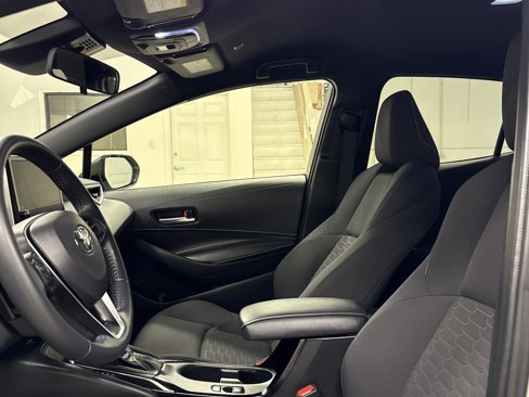 Used 2025 Toyota Corolla SE image 4