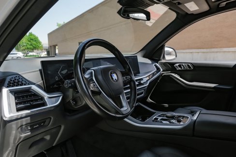 Used 2024 BMW X5 sDrive40i image 2