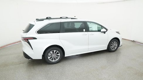New 2025 Toyota Sienna XLE image 13