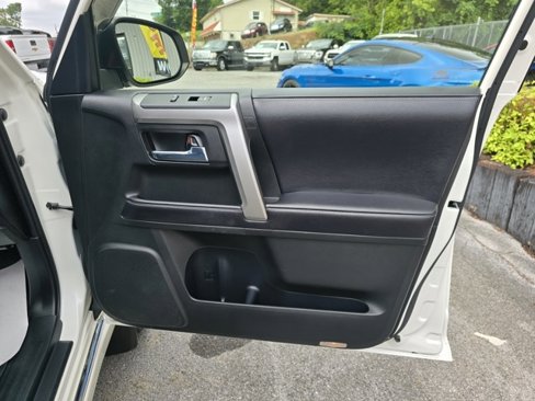 Used 2018 Toyota 4Runner Limited image 19