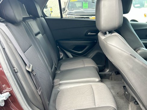 Certified 2022 Chevrolet Trax LT w/ LT Convenience Package image 26