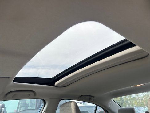 Used 2019 Chrysler Pacifica Touring image 22