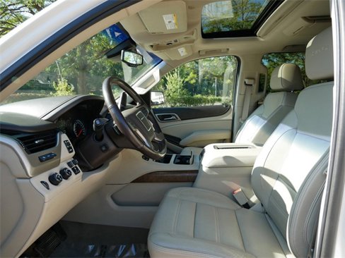 Used 2019 GMC Yukon Denali w/ Denali Ultimate Package image 8