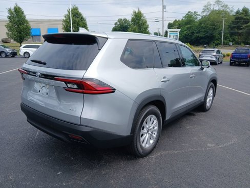 New 2025 Toyota Grand Highlander FWD image 3