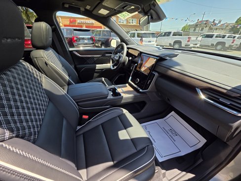 New 2025 GMC Acadia Denali w/ LPO, Floor Liner Package image 24