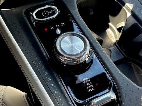 Used 2025 Jeep Wagoneer Limited image 19