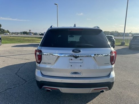 Used 2017 Ford Explorer Limited w/ Equipment Group 301A image 8