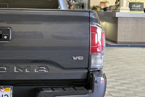 Used 2021 Toyota Tacoma TRD Off-Road image 46