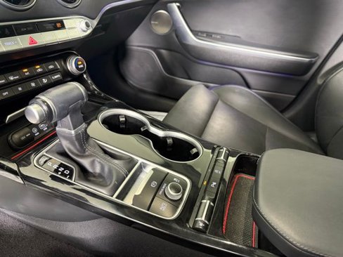 Used 2018 Kia Stinger Premium image 22