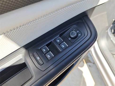 New 2025 Volkswagen Atlas Cross Sport SEL Premium R-Line image 13
