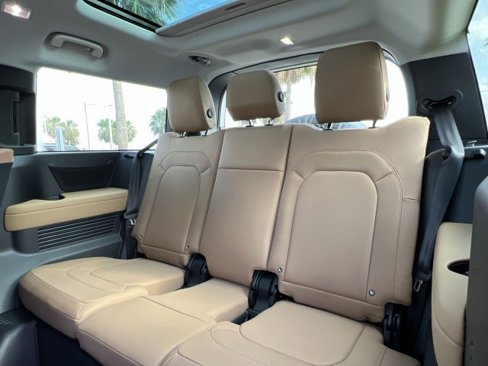 New 2025 Land Rover Defender 130 S image 19