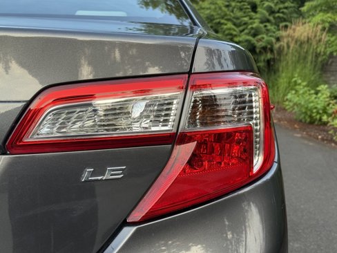 Used 2013 Toyota Camry LE image 17