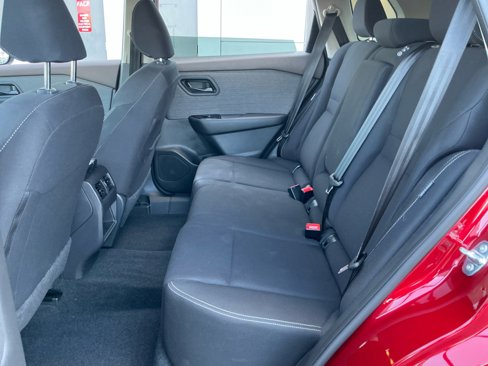 Used 2023 Nissan Rogue S image 17