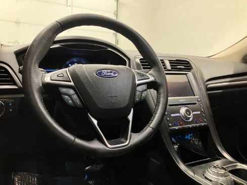 Used 2019 Ford Fusion Titanium image 40