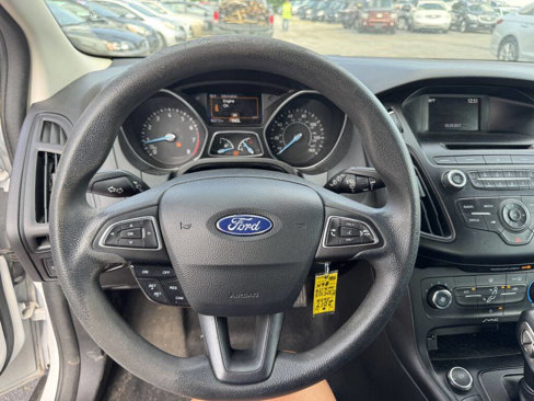 Used 2017 Ford Focus SE w/ Interior Protection Package image 10