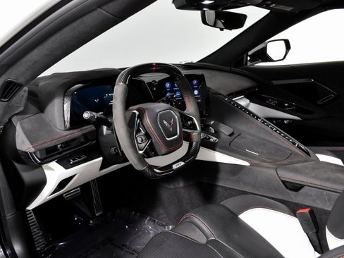 Used 2023 Chevrolet Corvette Z06 image 18