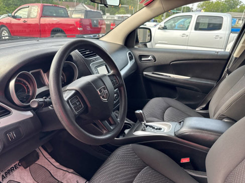 Used 2017 Dodge Journey SXT w/ Comfort/Convenience Group image 16
