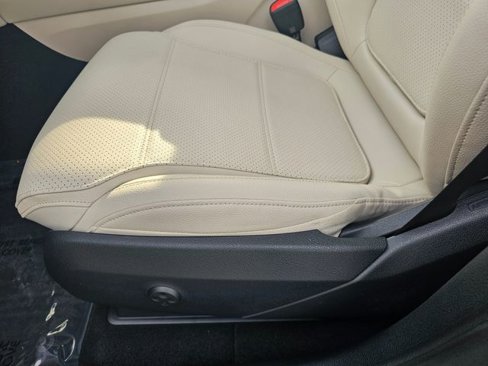 Certified 2025 Mercedes-Benz GLC 300 4MATIC image 19