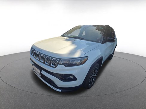 Used 2025 Jeep Compass Limited image 2