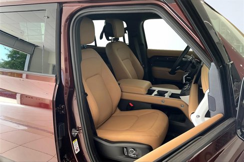 New 2025 Land Rover Defender 130 X-Dynamic SE image 8