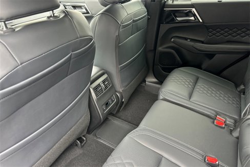 New 2025 Mitsubishi Outlander SEL image 10