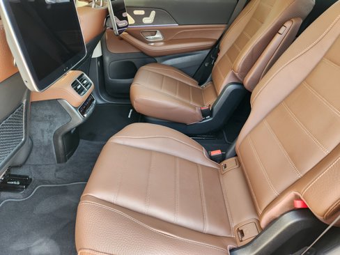 New 2026 Mercedes-Benz GLS 450 4MATIC image 31