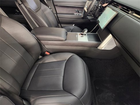 New 2025 Land Rover Range Rover SE image 3