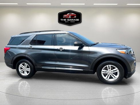 Used 2020 Ford Explorer XLT w/ Equipment Group 202A image 6