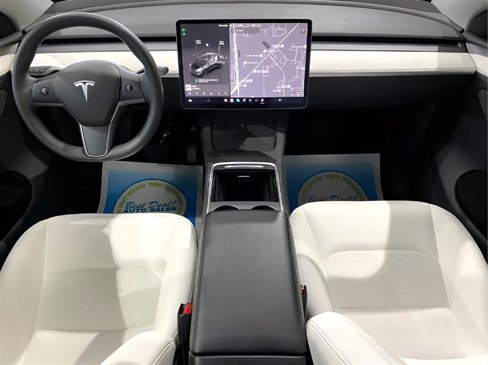 Used 2023 Tesla Model Y Long Range image 10
