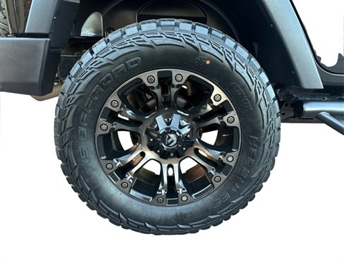 Used 2017 Jeep Wrangler Unlimited Rubicon w/ Connectivity Group image 17