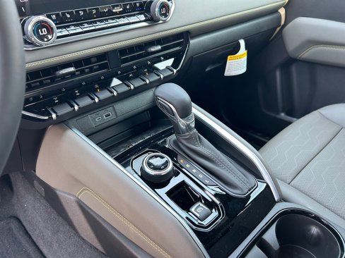 New 2026 Chevrolet Colorado ZR2 w/ Technology Package image 35