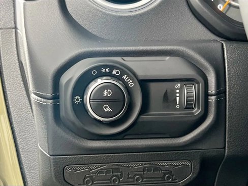 New 2025 Jeep Gladiator Sport image 11