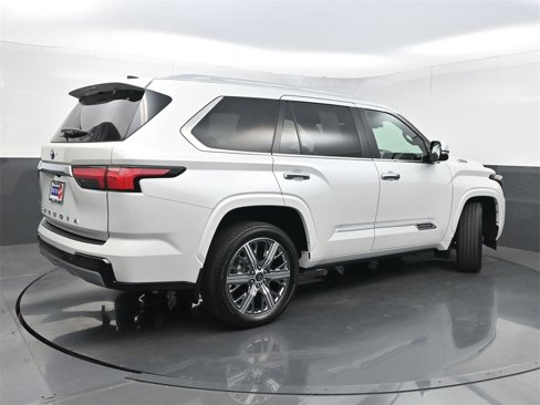 Used 2024 Toyota Sequoia Capstone image 29