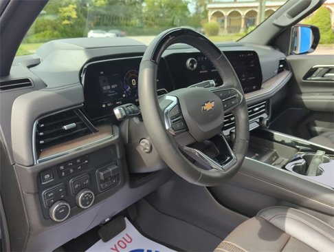 Certified 2025 Chevrolet Suburban High Country w/ Sun And Tow Package image 10