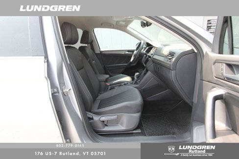 Used 2023 Volkswagen Tiguan SE image 9