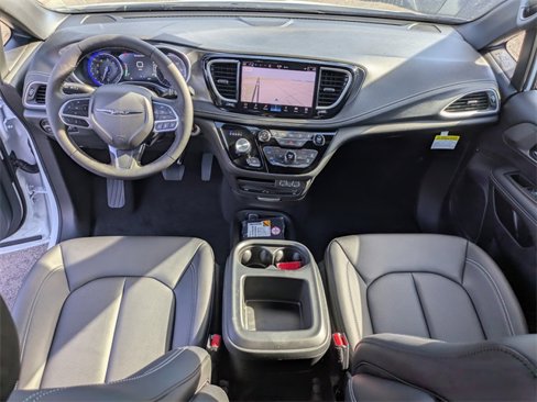 New 2025 Chrysler Pacifica Select w/ Uconnect Theater Family Group image 14
