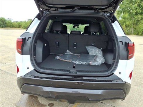 New 2026 GMC Terrain AT4 w/ Convenience Package III image 17
