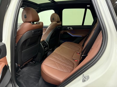 Used 2023 BMW X5 xDrive40i w/ M Sport Package image 8