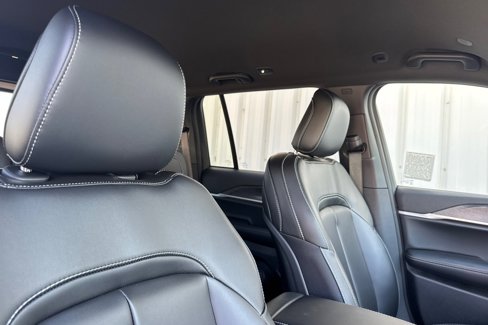 New 2025 Jeep Grand Cherokee L Altitude image 16